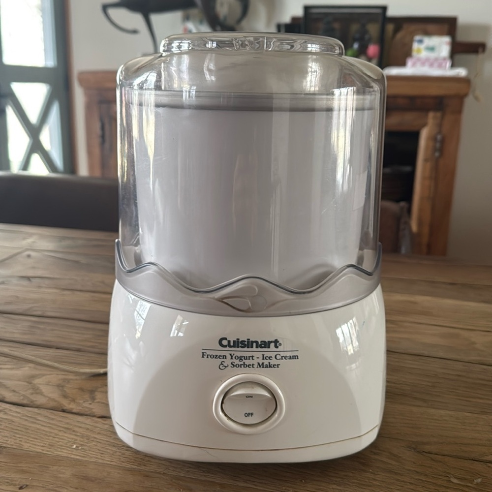 Cuisinart White and Clear Frozen Yogurt Ice Cream & Sorbet Maker
